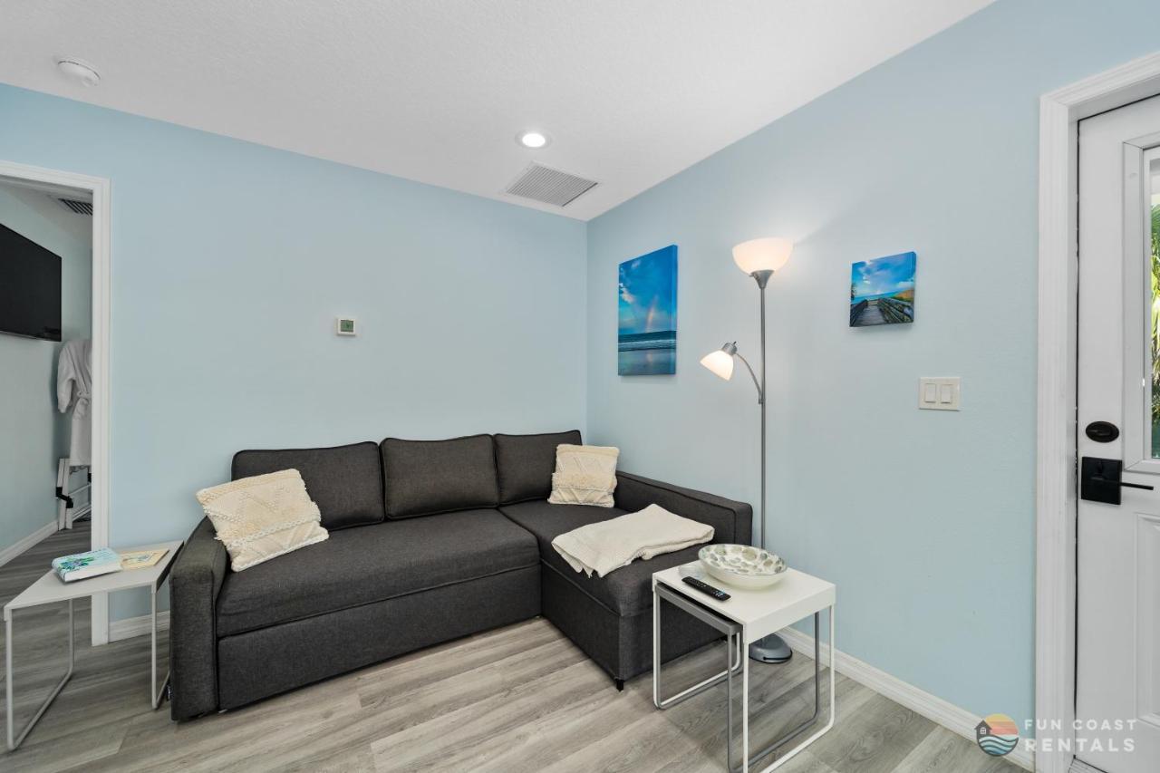Dog Friendly Loft Steps From Beach With Gas Barbecue Grill And Upstairs Deck! New Smyrna Beach Buitenkant foto